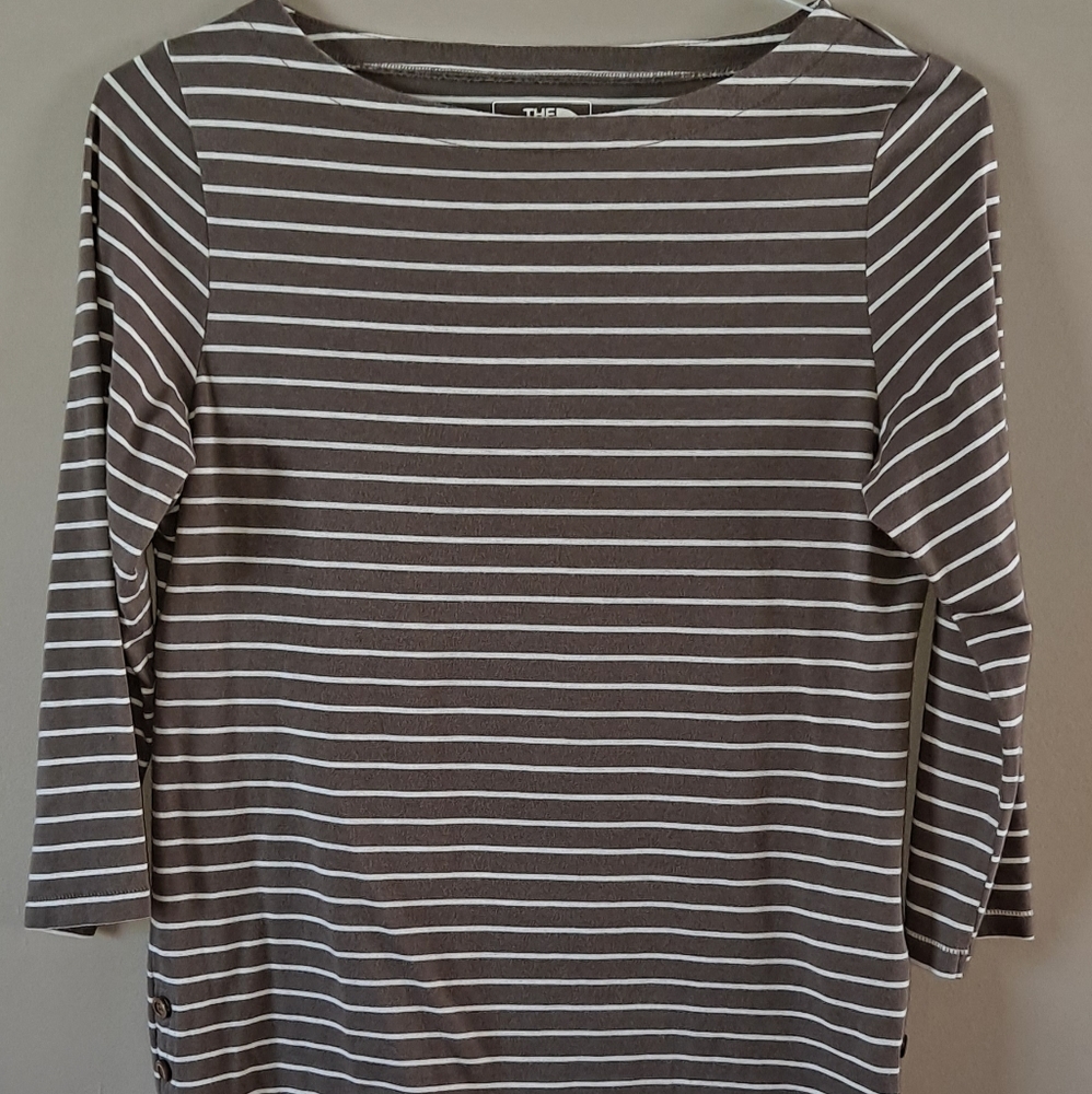 Women's The North Face medium shirt